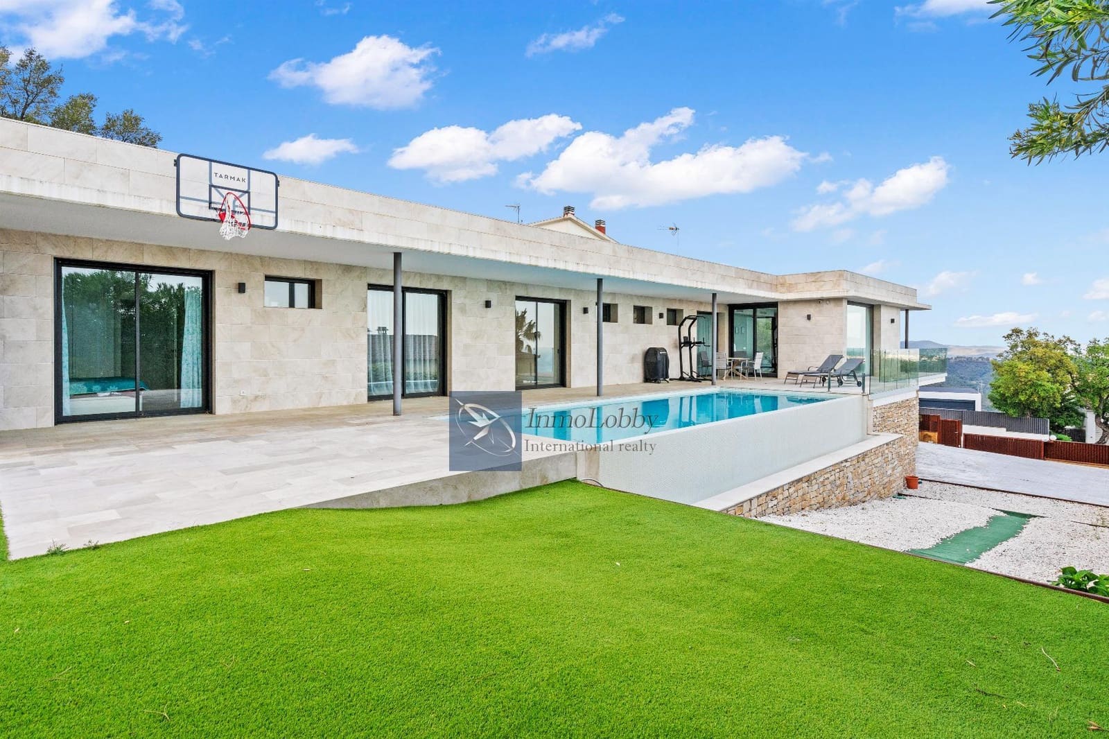 Chalet de 4 habitaciones en Platja d'Aro en venta con piscina garaje - 1.450.000 € (Ref: 9118377)