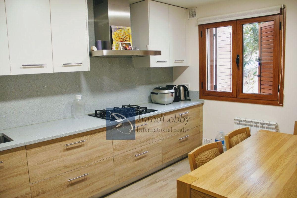 3 sypialnia Dom blizniak na sprzedaż w Sant Feliu de Guixols z basenem garażem - 800 000 € (Ref: 9136443)