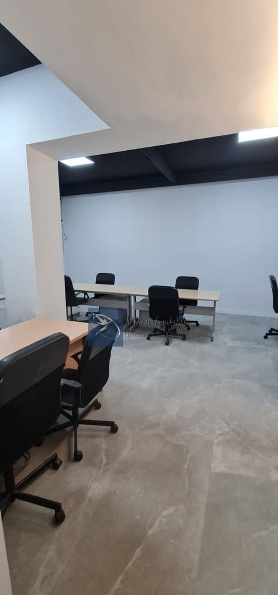 2 soveværelse Kontor til salg i Barcelona by - € 380.000 (Ref: 9194279)