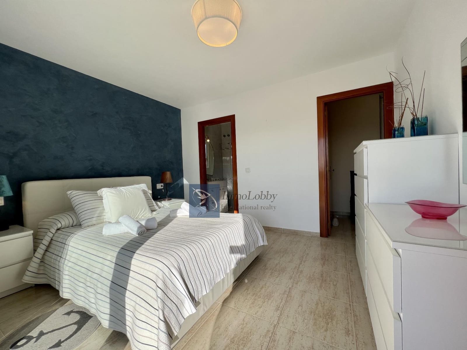 3 soveværelse Byhus til leje i S'Agaro med swimmingpool garage - € 2.000 (Ref: 9363480)