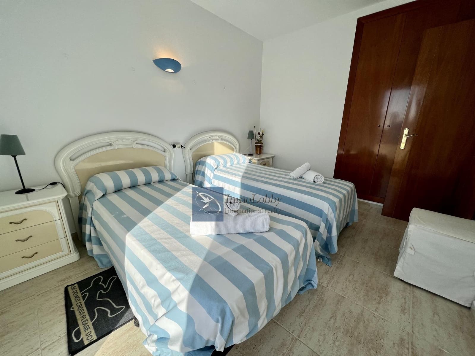 3 soveværelse Byhus til leje i S'Agaro med swimmingpool garage - € 2.000 (Ref: 9363480)