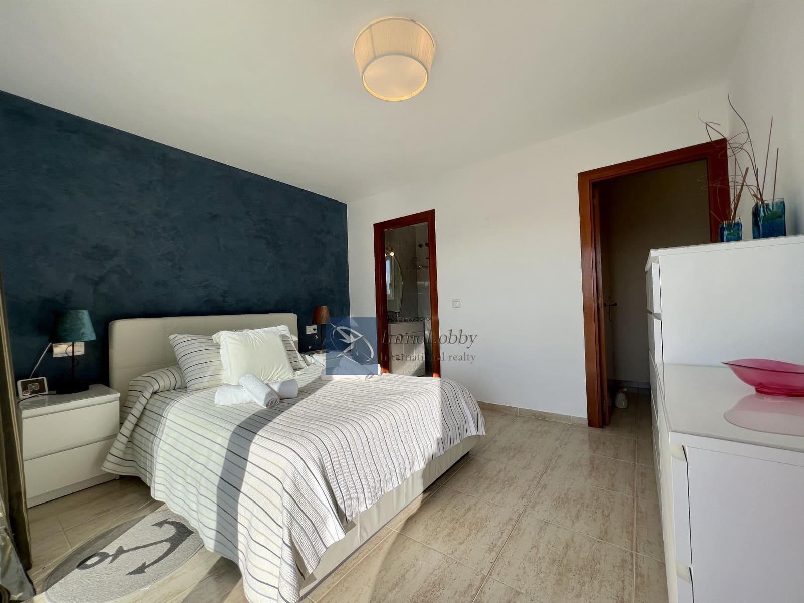 3 soveværelse Byhus til leje i S'Agaro med swimmingpool garage - € 2.000 (Ref: 9363480)