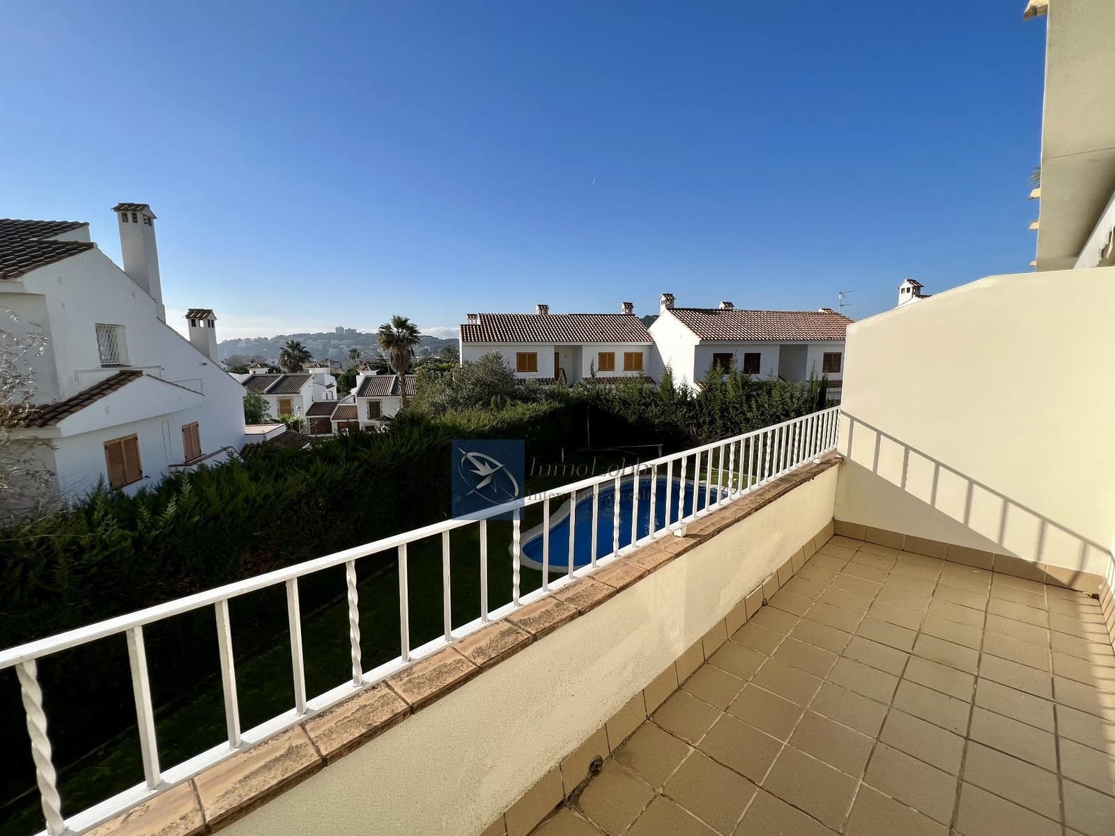 3 soveværelse Byhus til leje i S'Agaro med swimmingpool garage - € 2.000 (Ref: 9363480)