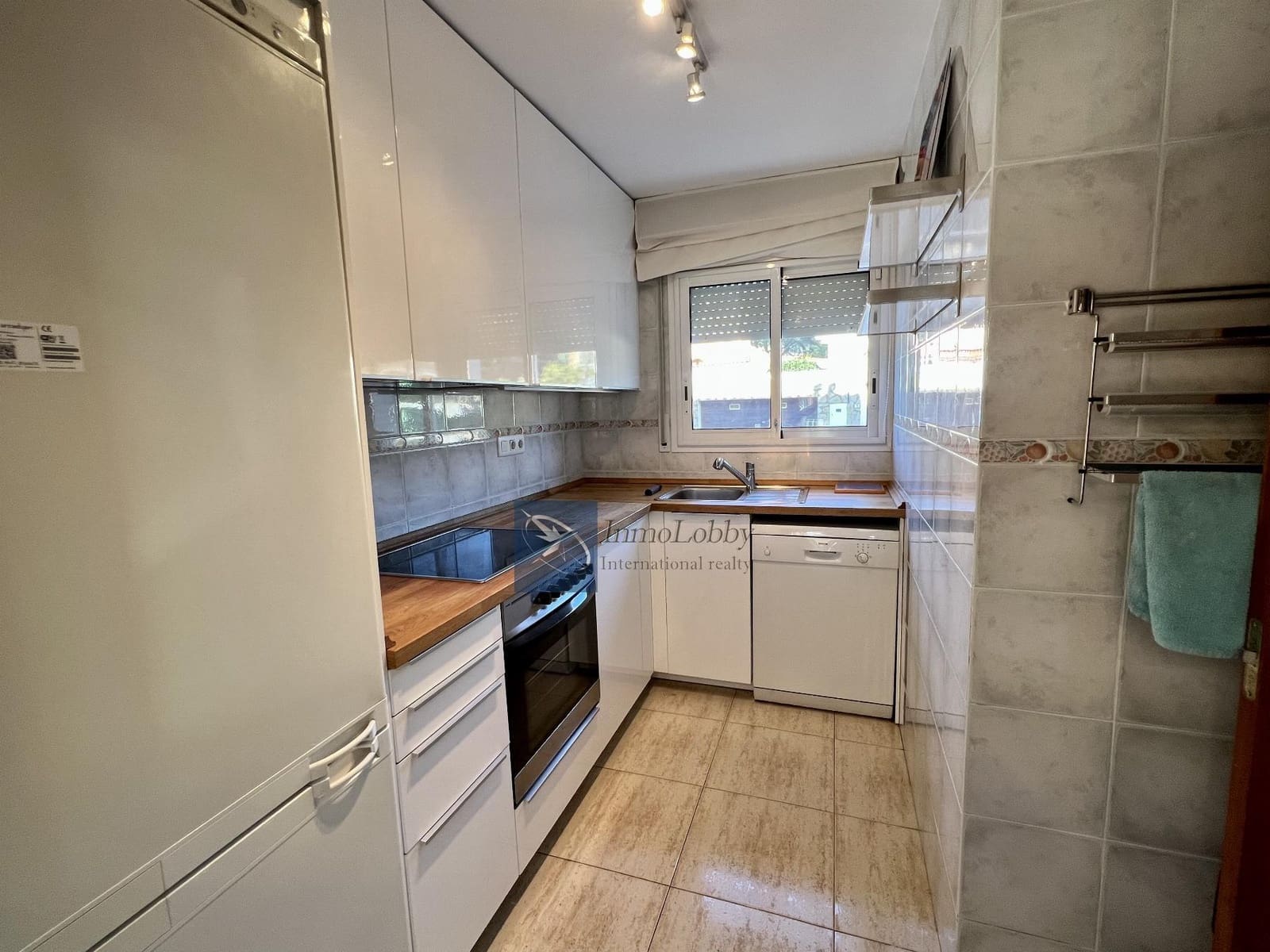 3 soveværelse Byhus til leje i S'Agaro med swimmingpool garage - € 2.000 (Ref: 9363480)