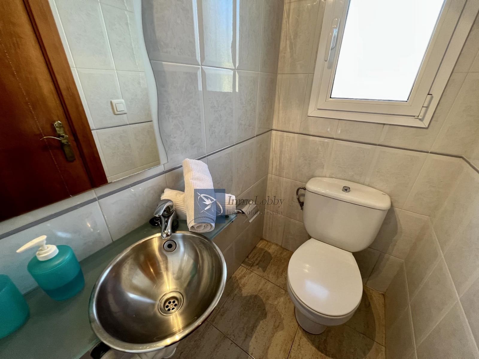 3 soveværelse Byhus til leje i S'Agaro med swimmingpool garage - € 2.000 (Ref: 9363480)