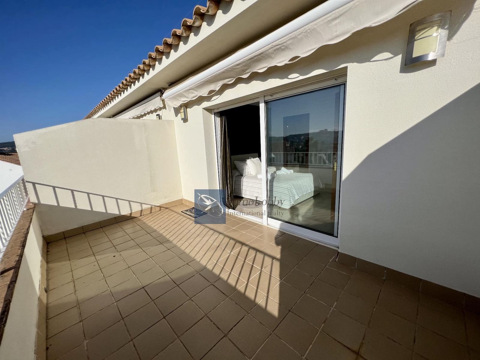 3 soveværelse Byhus til leje i S'Agaro med swimmingpool garage - € 2.000 (Ref: 9363480)