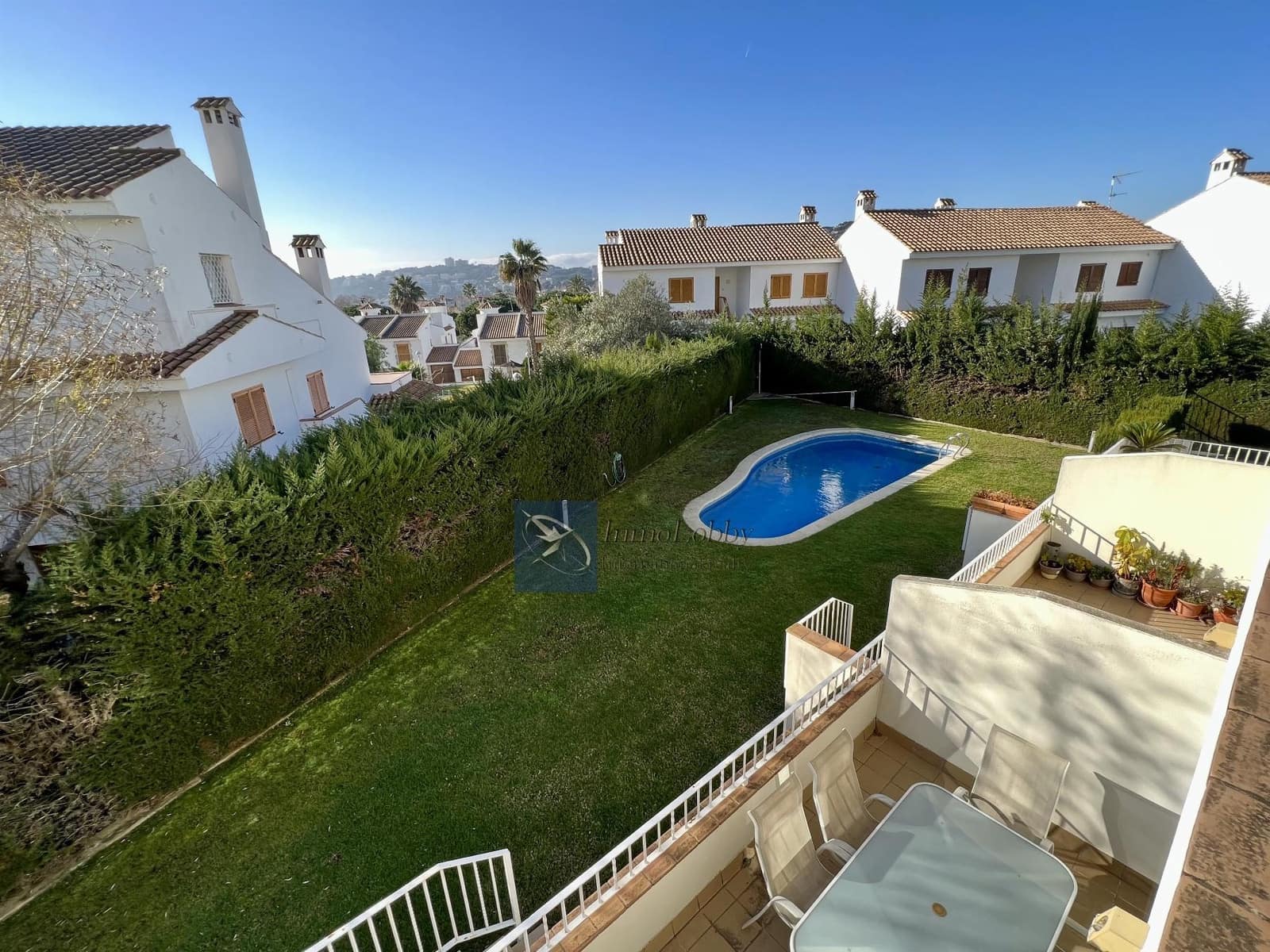 3 soveværelse Byhus til leje i S'Agaro med swimmingpool garage - € 2.000 (Ref: 9363480)