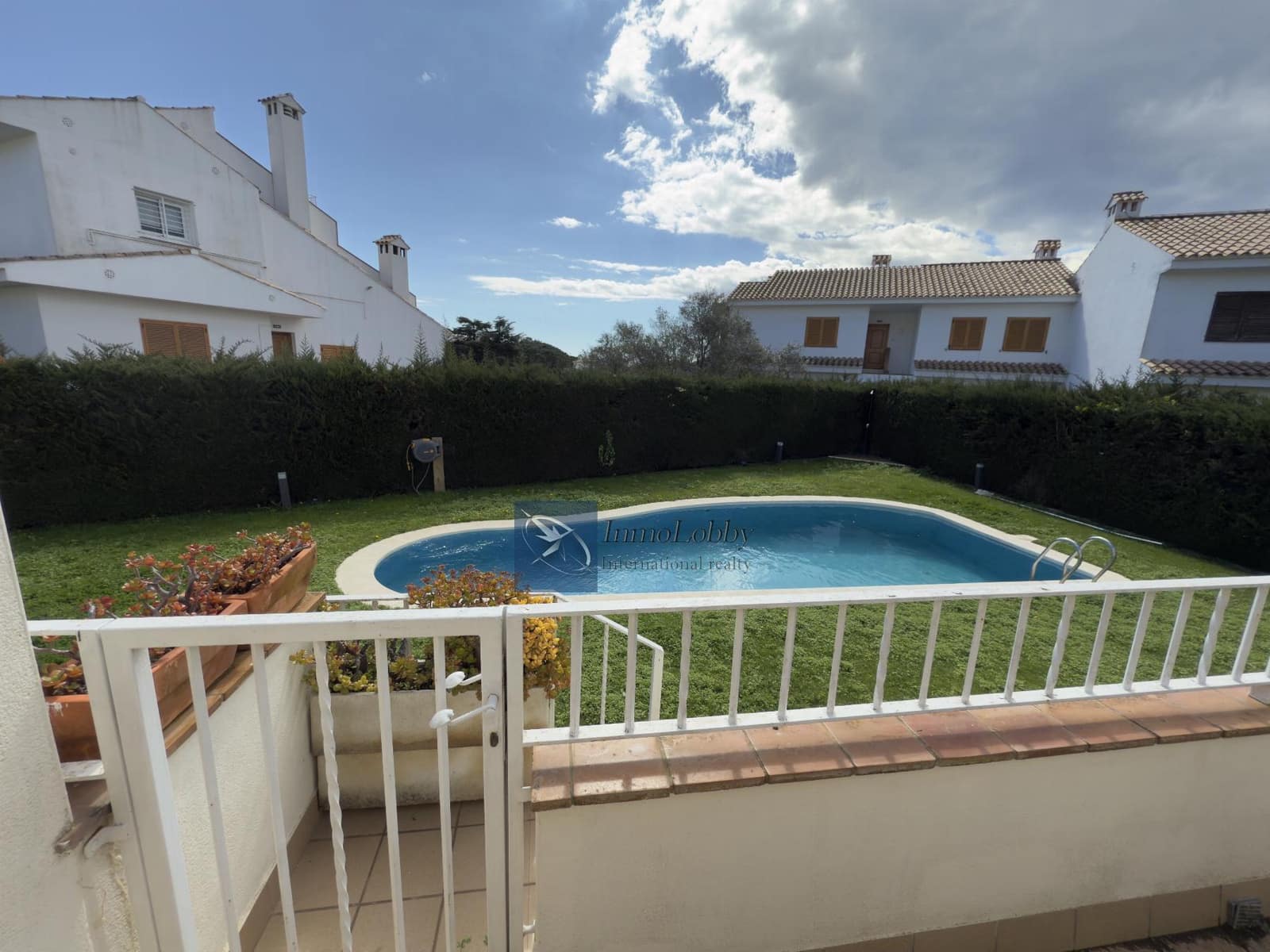 3 chambre Maison de Ville à vendre à S'Agaro avec piscine garage - 580 000 € (Ref: 9432627)