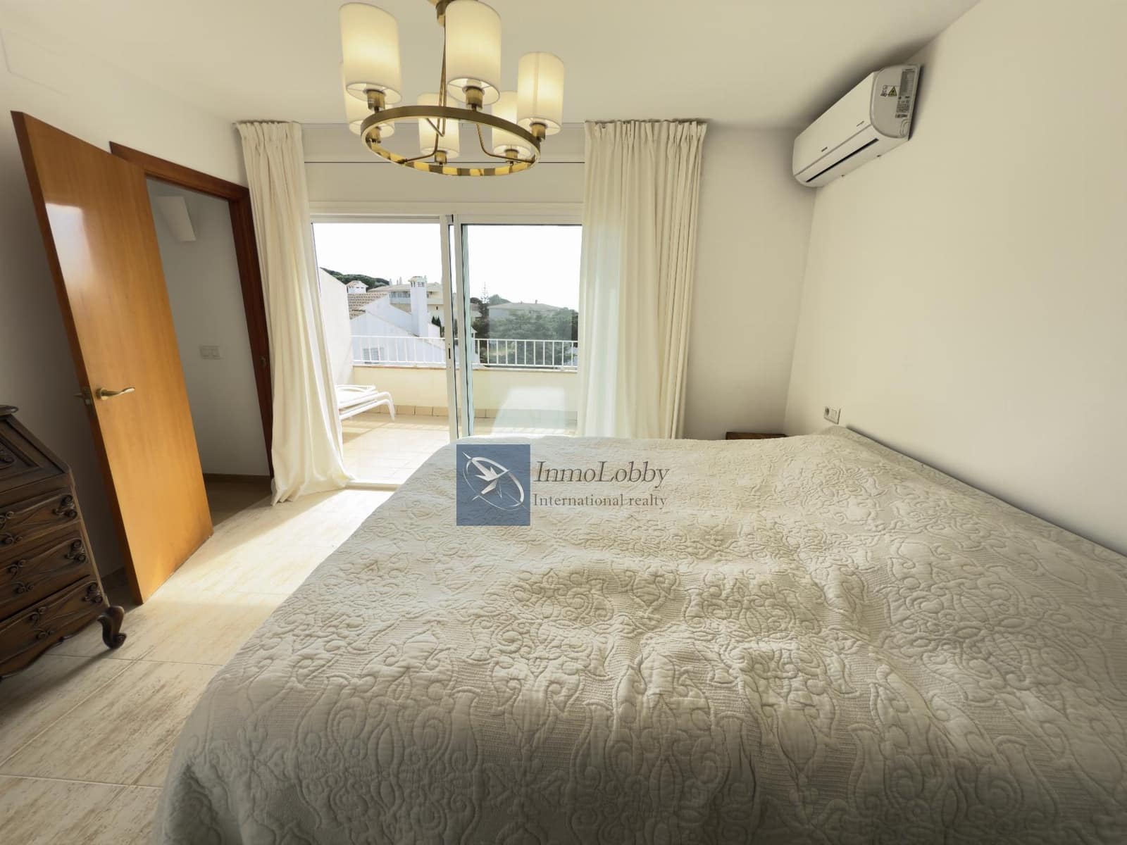 3 chambre Maison de Ville à vendre à S'Agaro avec piscine garage - 580 000 € (Ref: 9432627)