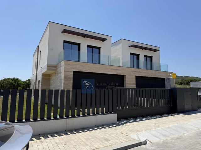 4 makuuhuone Omakotitalo myytävänä paikassa S'Agaro, Castell-Platja d'Aro mukana uima-altaan 
autotalli - 1 350 000 € (Ref: 9467811)