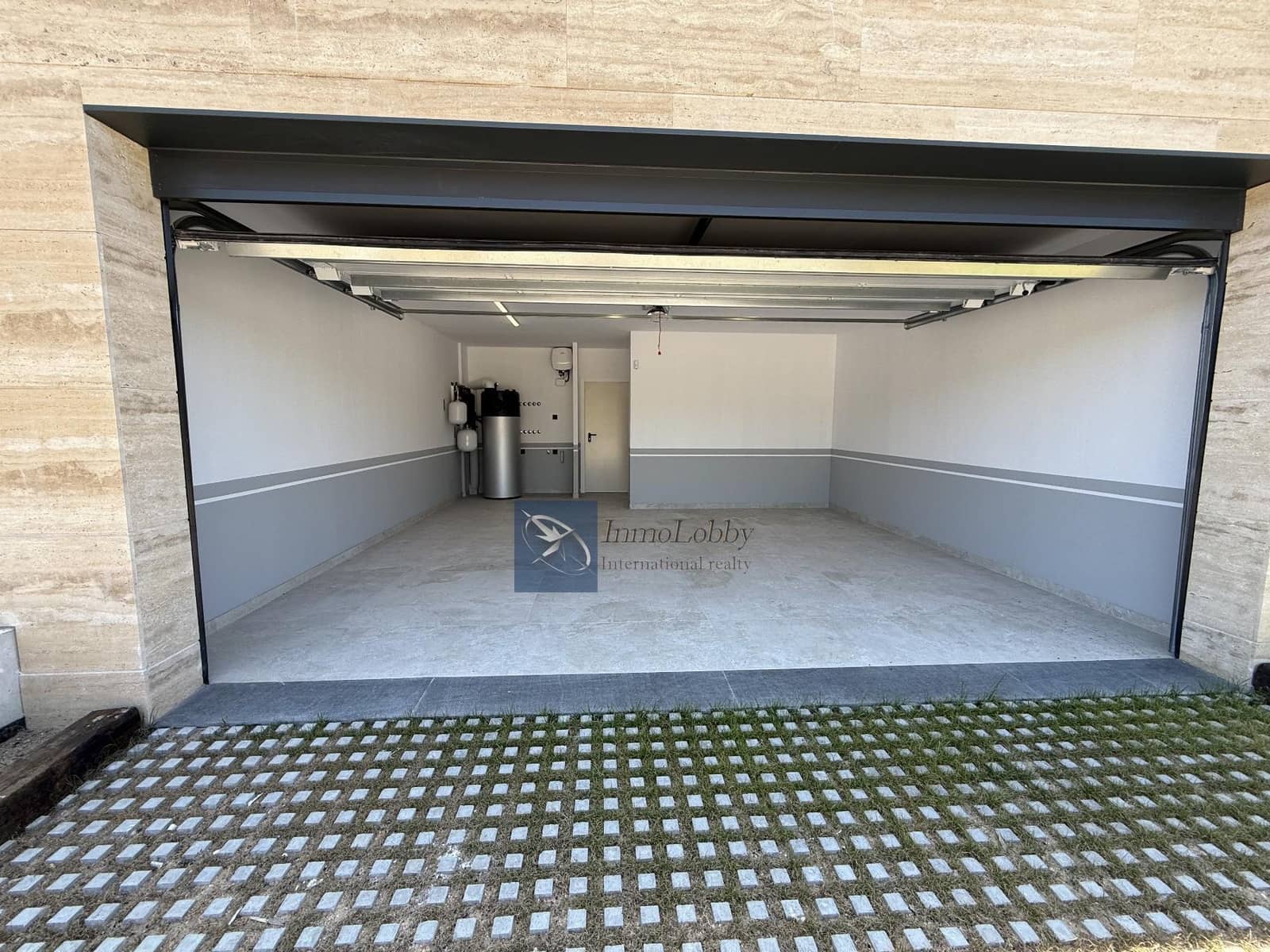 4 soveværelse Byhus til salg i S'Agaro med swimmingpool garage - € 1.350.000 (Ref: 9467811)