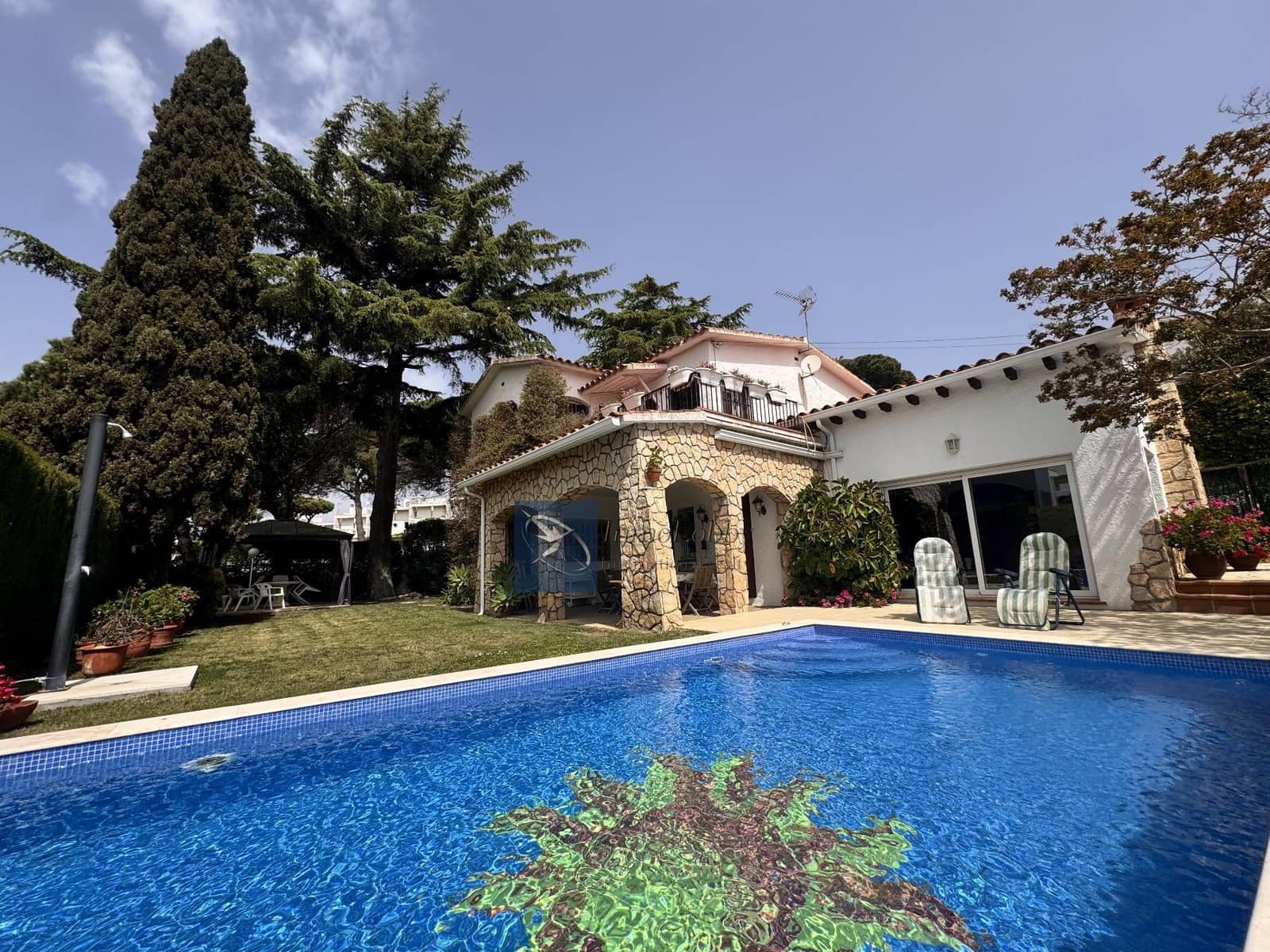 5 soveværelse Villa til salg i S'Agaro med swimmingpool garage - € 850.000 (Ref: 9525805)