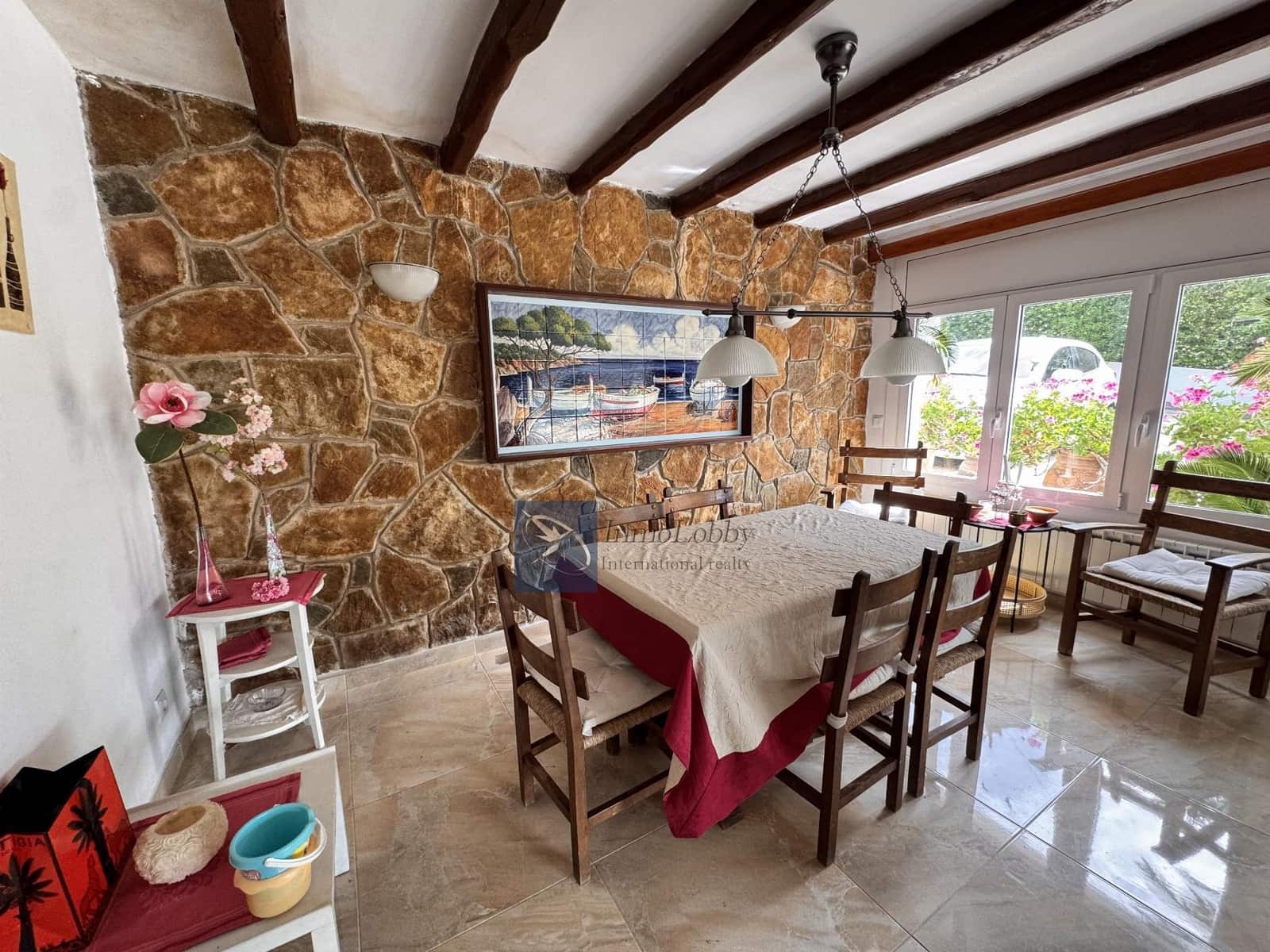 5 soveværelse Villa til salg i S'Agaro med swimmingpool garage - € 850.000 (Ref: 9525805)