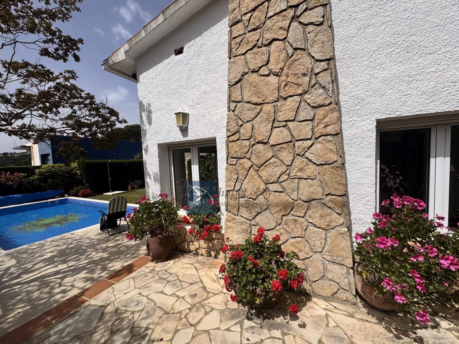 5 soveværelse Villa til salg i S'Agaro med swimmingpool garage - € 850.000 (Ref: 9525805)