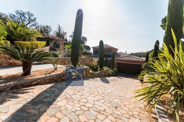 5 sypialnia Willa na kwatery wakacyjne w Platja d'Aro, Castell-Platja d'Aro z basenem garażem - 20 000 € (Ref: 9559899)