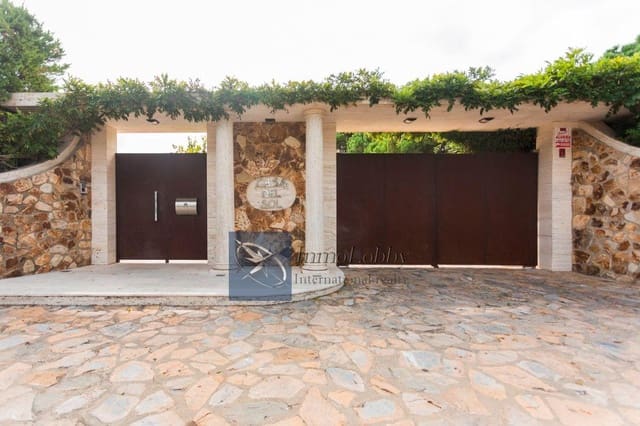 5 sypialnia Willa na kwatery wakacyjne w Platja d'Aro, Castell-Platja d'Aro z basenem garażem - 20 000 € (Ref: 9559899)