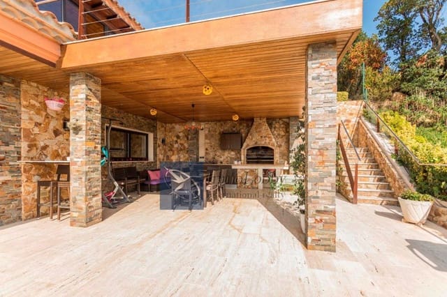 5 sypialnia Willa na kwatery wakacyjne w Platja d'Aro, Castell-Platja d'Aro z basenem garażem - 20 000 € (Ref: 9559899)