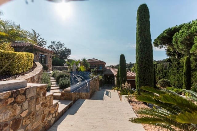 Chalet de 5 habitaciones en Platja d'Aro, Castell-Platja d'Aro en alquiler con piscina garaje - 20.000 € (Ref: 9559900)