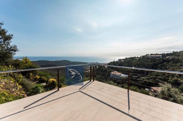 Chalet de 5 habitaciones en Platja d'Aro, Castell-Platja d'Aro en alquiler con piscina garaje - 20.000 € (Ref: 9559900)