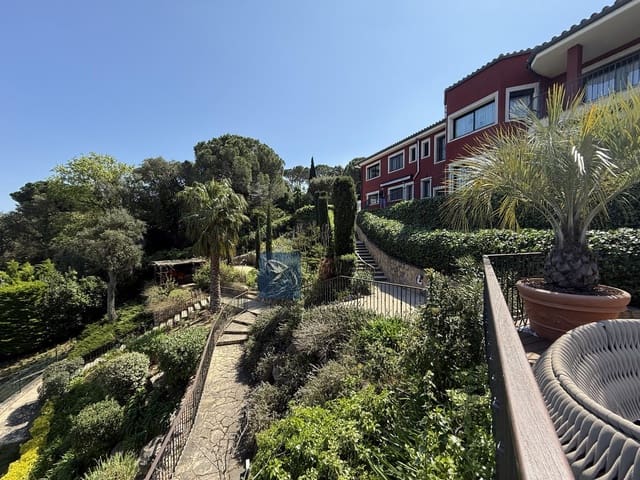 5 makuuhuone Huvila myytävänä paikassa Santa Cristina d'Aro mukana uima-altaan 
autotalli - 2 500 000 € (Ref: 9598389)