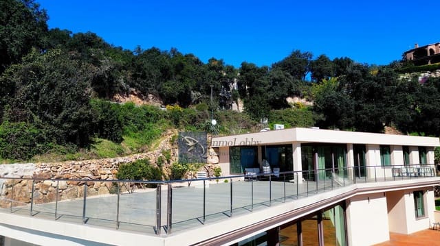 5 makuuhuone Huvila myytävänä paikassa Castell d'Aro, Castell-Platja d'Aro mukana uima-altaan 
autotalli - 1 750 000 € (Ref: 9598392)