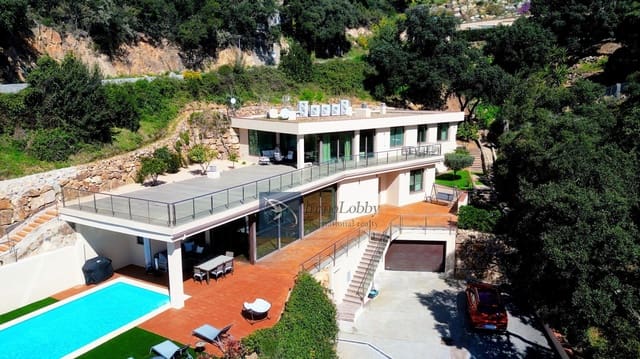 5 makuuhuone Huvila myytävänä paikassa Castell d'Aro, Castell-Platja d'Aro mukana uima-altaan 
autotalli - 1 750 000 € (Ref: 9598392)