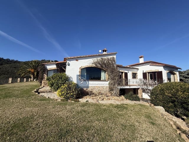   4 soveværelse   ferieVilla i Platja d'Aro, Castell-Platja d'Aro med   swimmingpool  garage  - € 14.500 (Ref: 9624275)