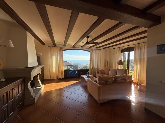   4 soveværelse   ferieVilla i Platja d'Aro, Castell-Platja d'Aro med   swimmingpool  garage  - € 14.500 (Ref: 9624275)