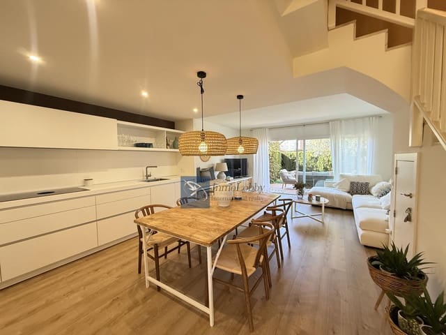 3 bedroom Semi-detached Villa for rent in S'Agaro, Castell-Platja d'Aro with pool - € 5,600 (Ref: 9646260)