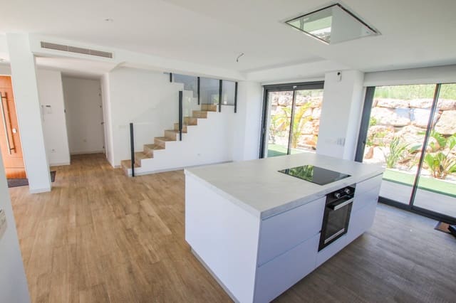 3 soveværelse Villa til salg i Polop med swimmingpool garage - € 559.000 (Ref: 10039200)