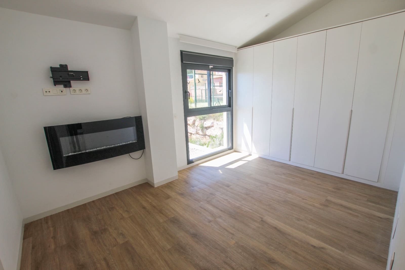 3 bedroom Villa for sale in Polop with pool garage - € 559,000 (Ref: 10039200)