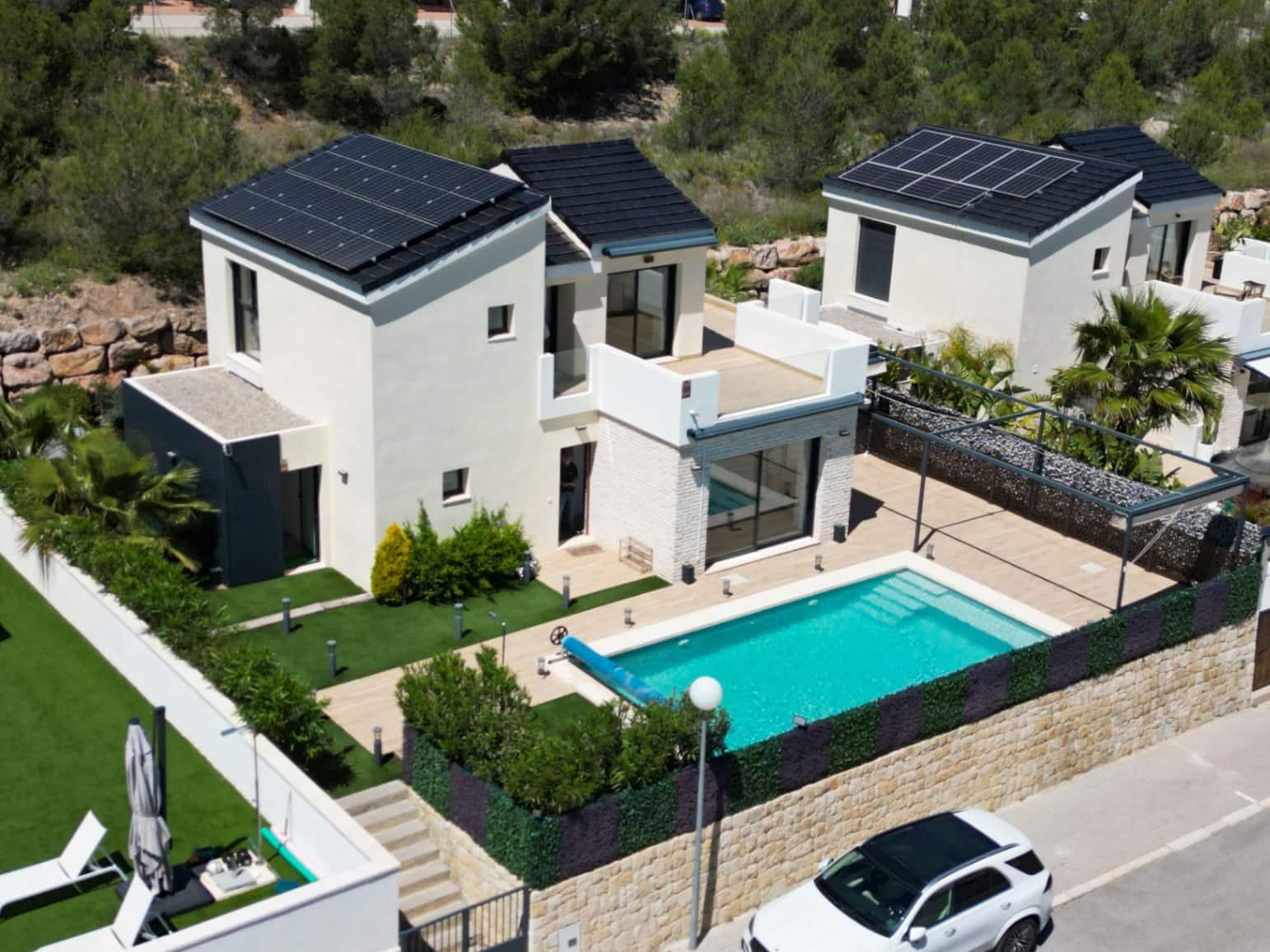 3 bedroom Villa for sale in Polop with pool garage - € 559,000 (Ref: 10039200)