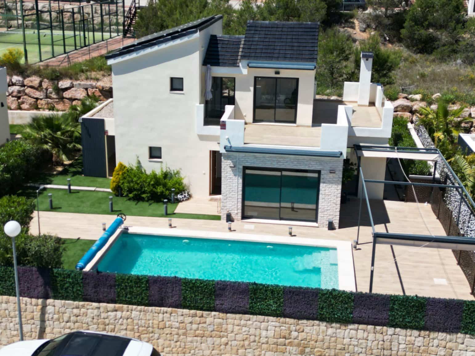 3 bedroom Villa for sale in Polop with pool garage - € 559,000 (Ref: 10039200)