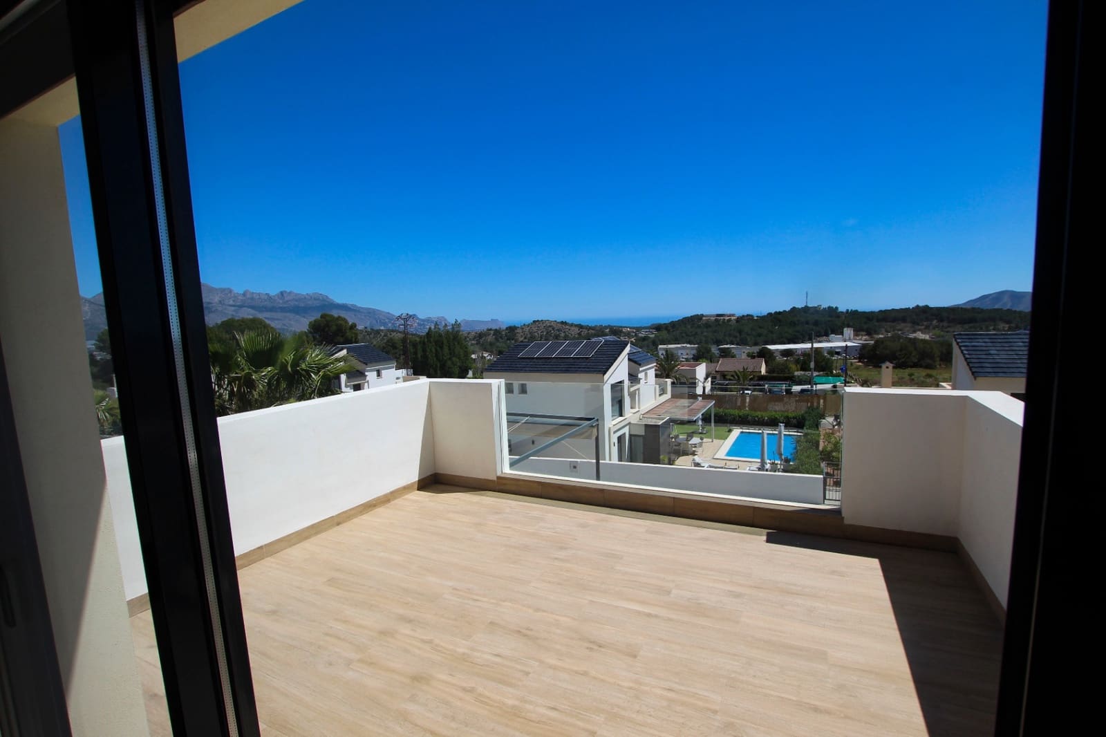 3 bedroom Villa for sale in Polop with pool garage - € 559,000 (Ref: 10039200)
