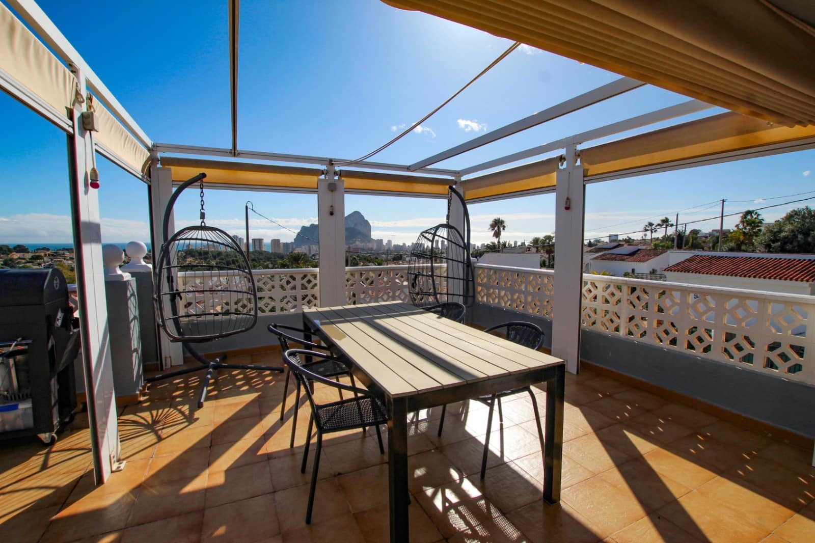 3 bedroom Villa for sale in Calpe / Calp with pool garage - € 540,000 (Ref: 10039202)