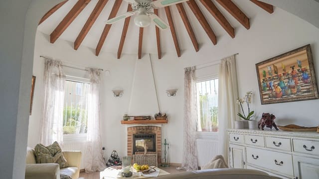 2 soverom Villa til salgs i Calpe / Calp med svømmebasseng garasje - € 475 000 (Ref: 10039205)