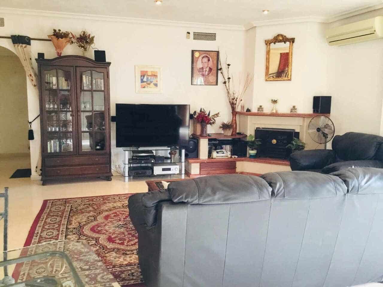 4 soveværelse Villa til salg i La Murada med swimmingpool - € 299.995 (Ref: 9589336)