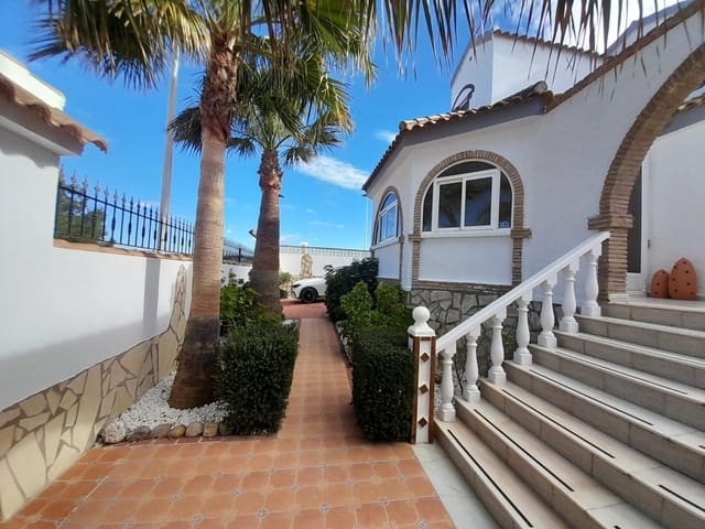4 bedroom Villa for sale in Mazarrón with pool - € 381,000 (Ref: 9589357)