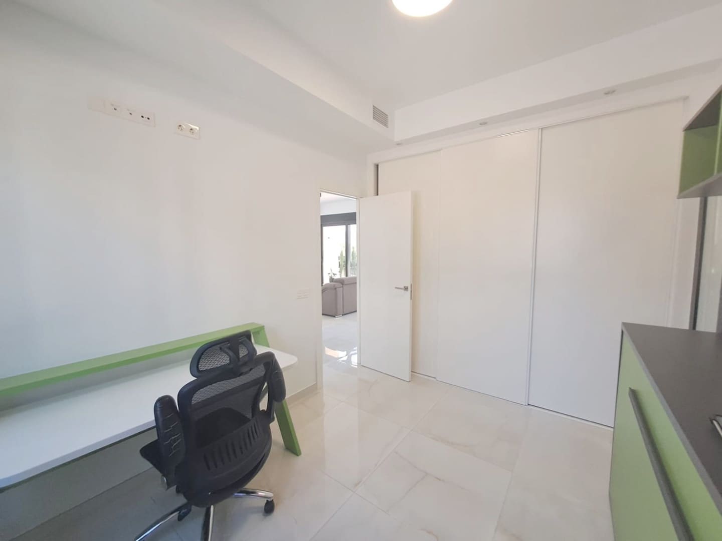 Chalet de 3 habitaciones en Orihuela Costa en venta - 499.999 € (Ref: 9589365)