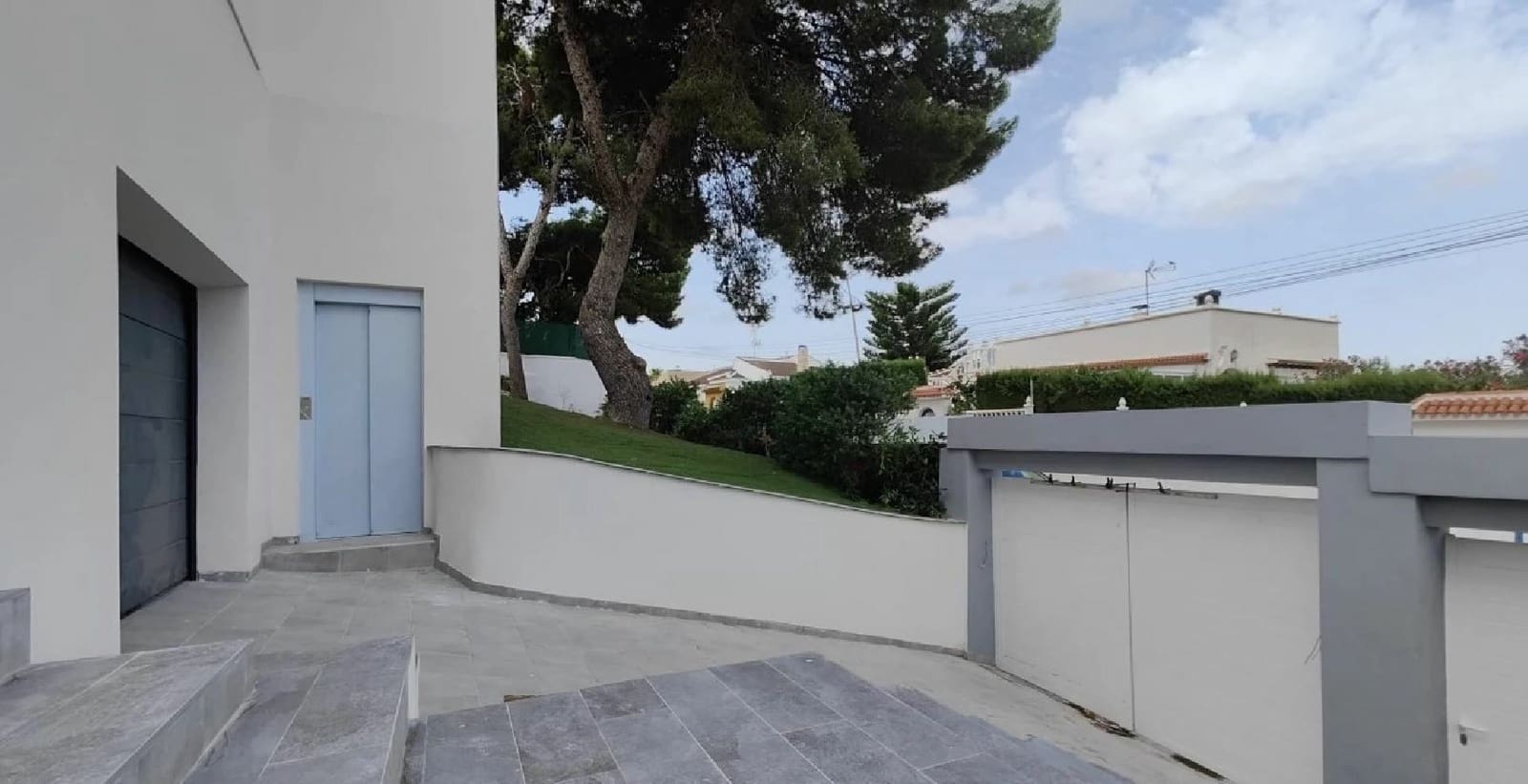 6 soverom Villa til salgs i Torrevieja - € 980 000 (Ref: 9589383)