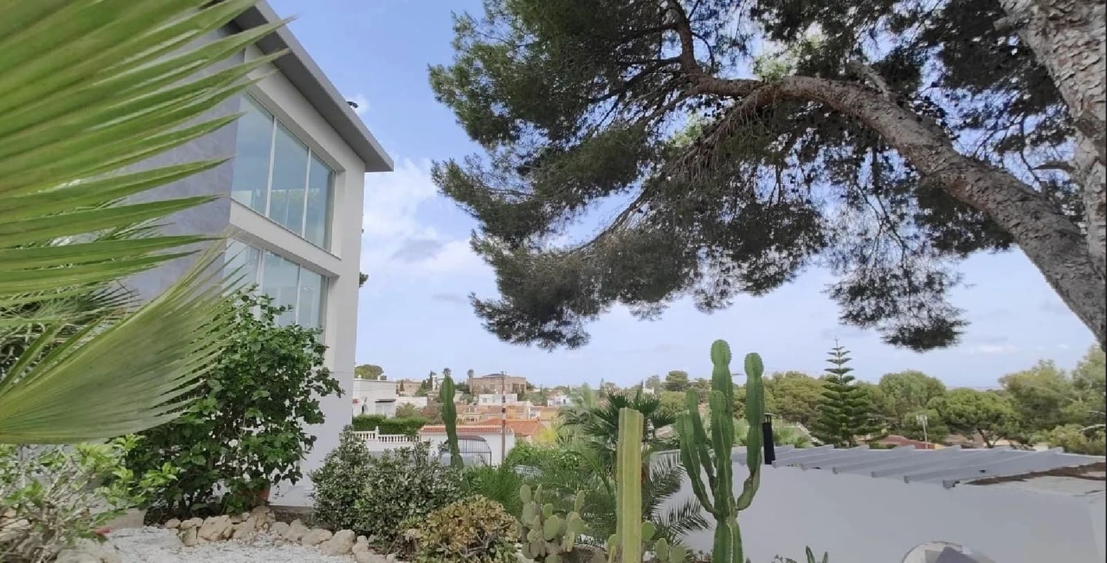 6 soverom Villa til salgs i Torrevieja - € 980 000 (Ref: 9589383)