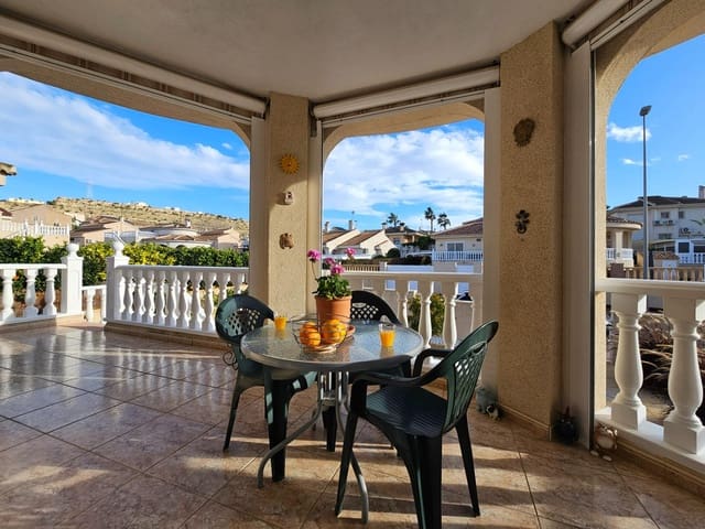 3 bedroom Villa for sale in Benijófar with pool - € 299,000 (Ref: 9589420)