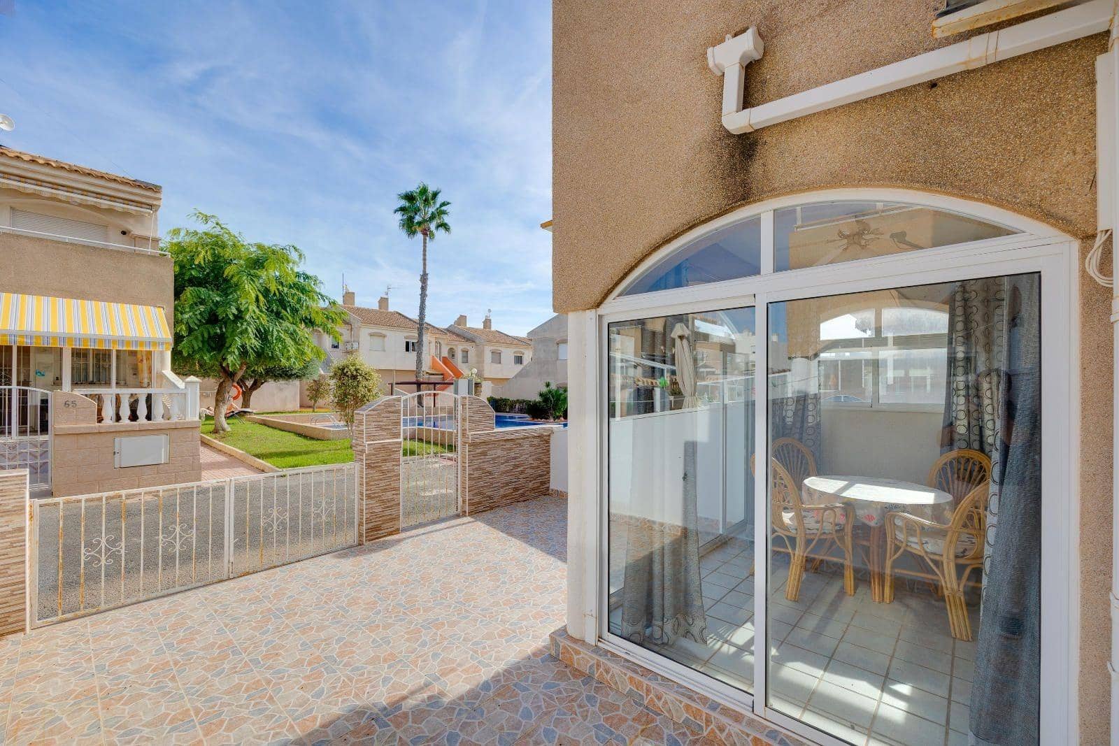 2 makuuhuone Bungalow myytävänä paikassa Torrevieja - 139 969 € (Ref: 9589421)