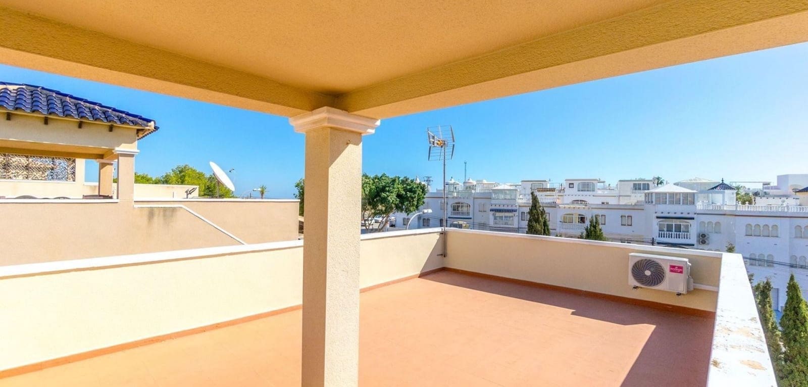 3 Zimmer Villa zu verkaufen in Orihuela Costa mit Pool - 295.000 € (Ref: 9589450)