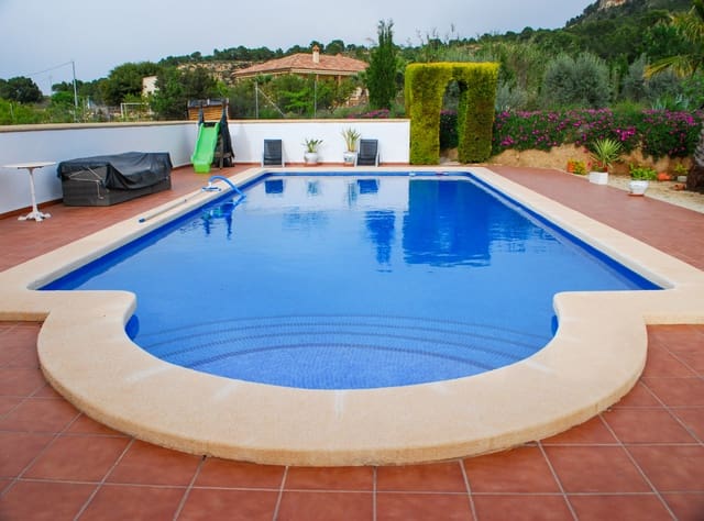 3 bedroom Villa for sale in Pliego with pool garage - € 295,000 (Ref: 9589467)