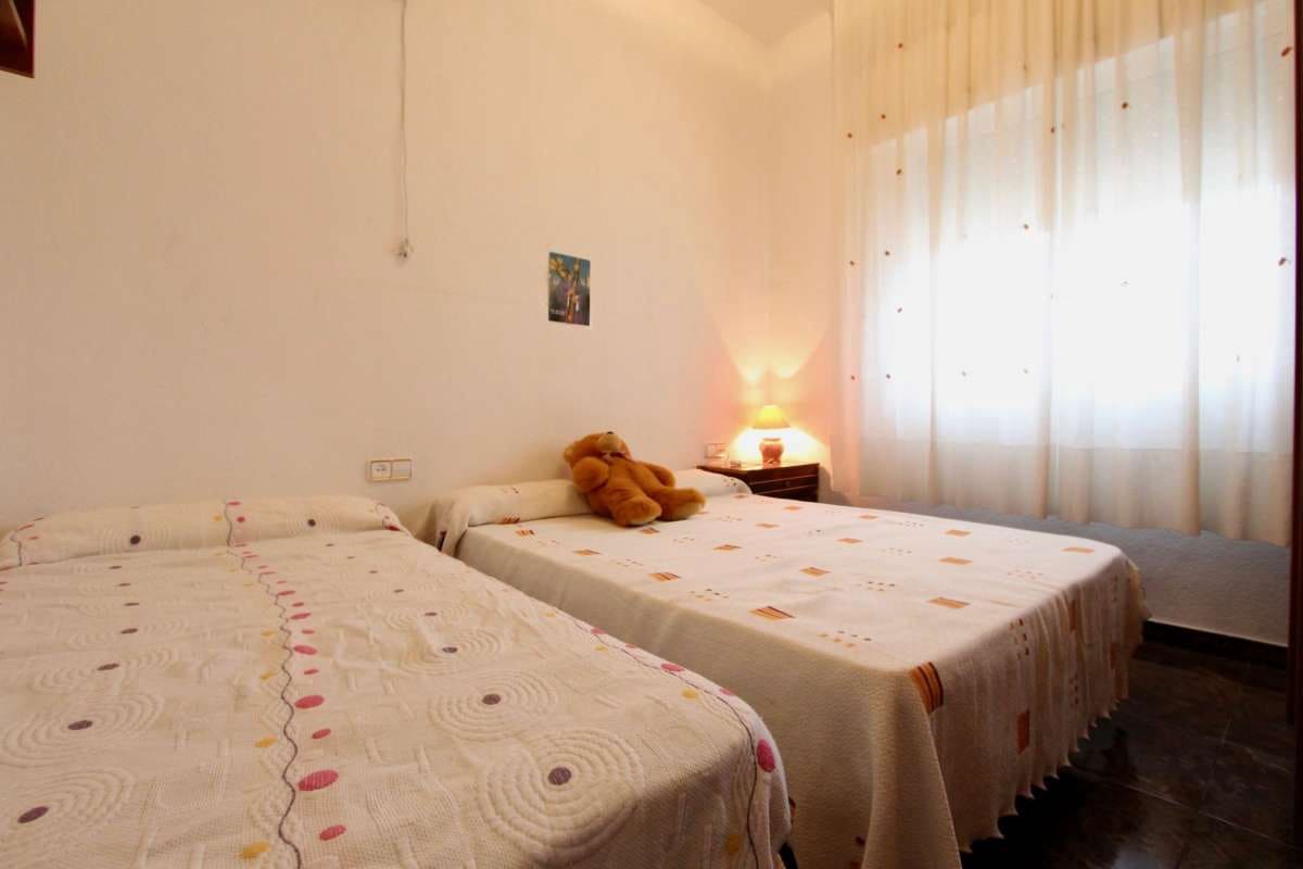 6 bedroom Villa for sale in Canada de San Pedro with pool - € 260,000 (Ref: 9589472)