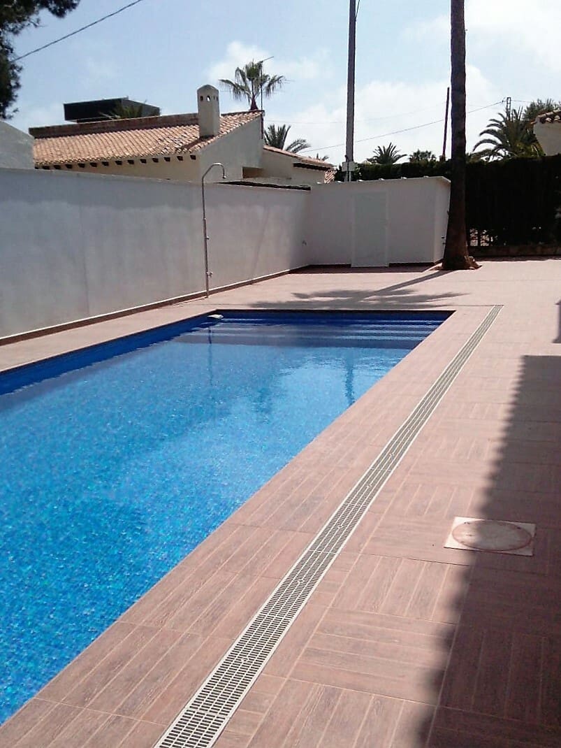 Chalet de 4 habitaciones en Cabo Roig en venta - 910.000 € (Ref: 9589490)
