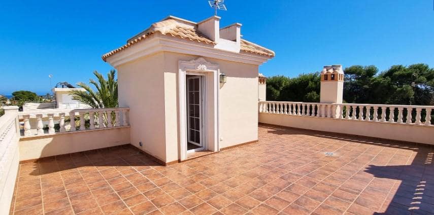 Chalet de 4 habitaciones en Cabo Roig en venta - 910.000 € (Ref: 9589490)