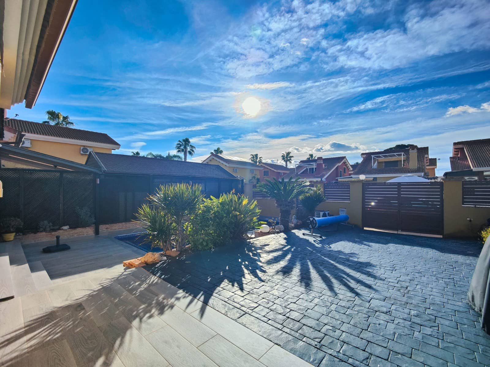 Chalet de 3 habitaciones en Guardamar del Segura en venta con piscina garaje - 365.000 € (Ref: 9589494)