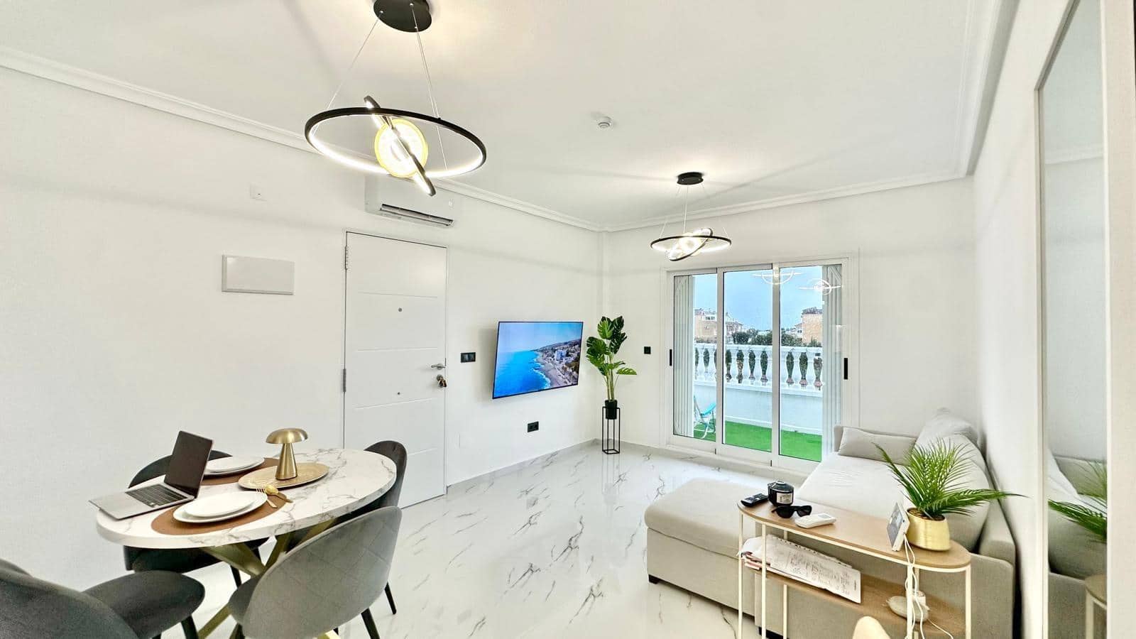 1 chambre Bungalow à vendre à Orihuela Costa avec piscine - 162 000 € (Ref: 9589576)